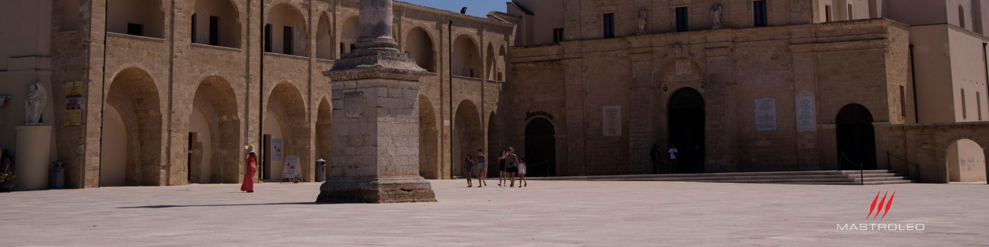 Panorama di Santa Maria di Leuca ideale da esplorare con il noleggio auto vacanza Leuca